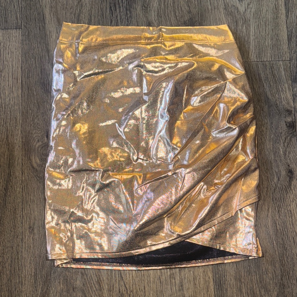 🏙️80’s Style Metalic Gold Skirt🏙️